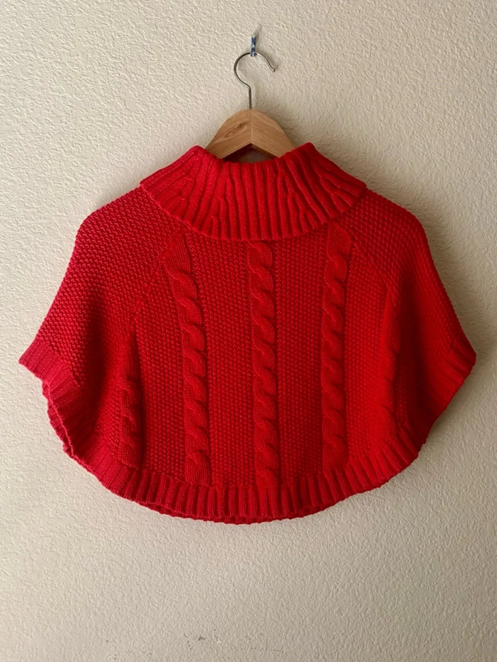 Carter’s Girl's Poncho 5T Red Sweater Chunky Cable Knit Holiday Old Money Classy